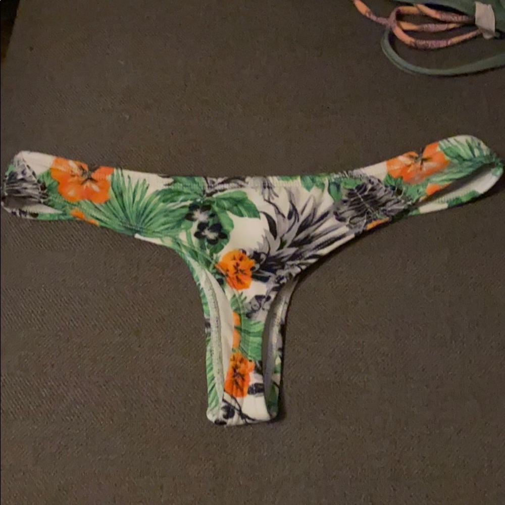 Brazillian bikini bottom - Picture 3 of 4